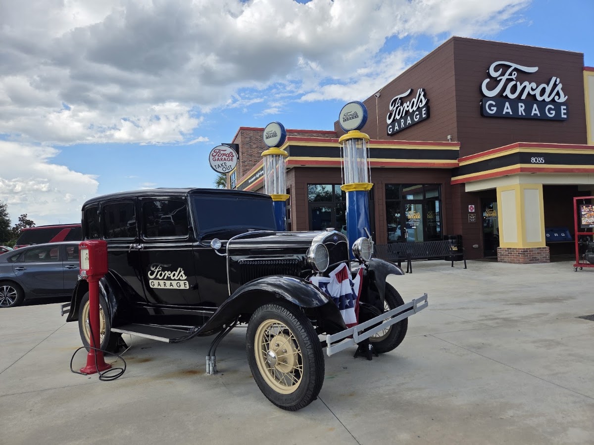 Ford's Garage Restaurant